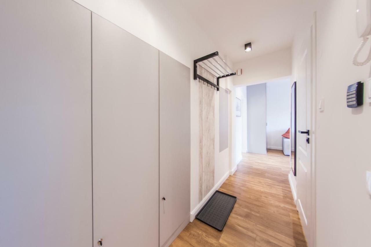 Family Luxury Comfort Old Town Apartament, 1-8, 2 Sypialnie I Salon, Parking W Cenie Gdansk Exterior photo