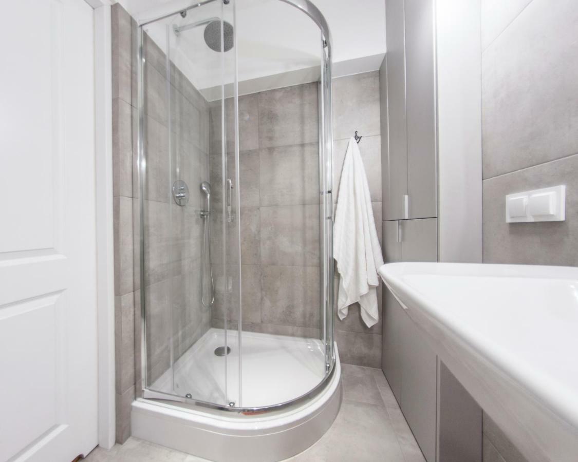 Family Luxury Comfort Old Town Apartament, 1-8, 2 Sypialnie I Salon, Parking W Cenie Gdansk Exterior photo
