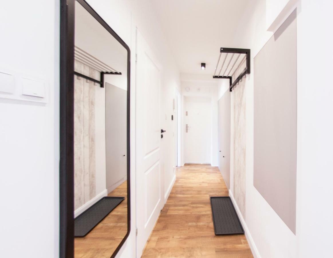 Family Luxury Comfort Old Town Apartament, 1-8, 2 Sypialnie I Salon, Parking W Cenie Gdansk Exterior photo